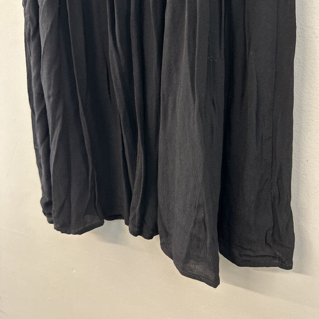 Black Short Sleeve Dress With White Collar Small