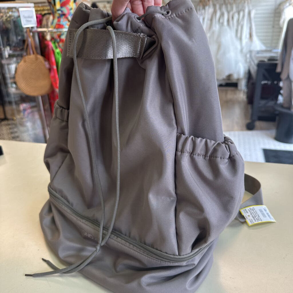 Beyond Yoga Grey Convertible Gym Bag