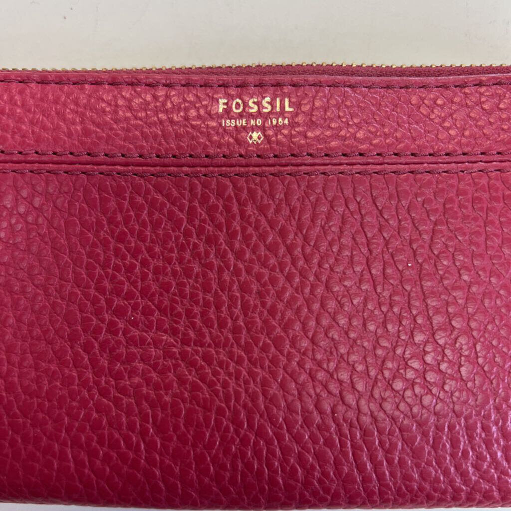 Fossil Cranberry Pebbled Leather Wallet