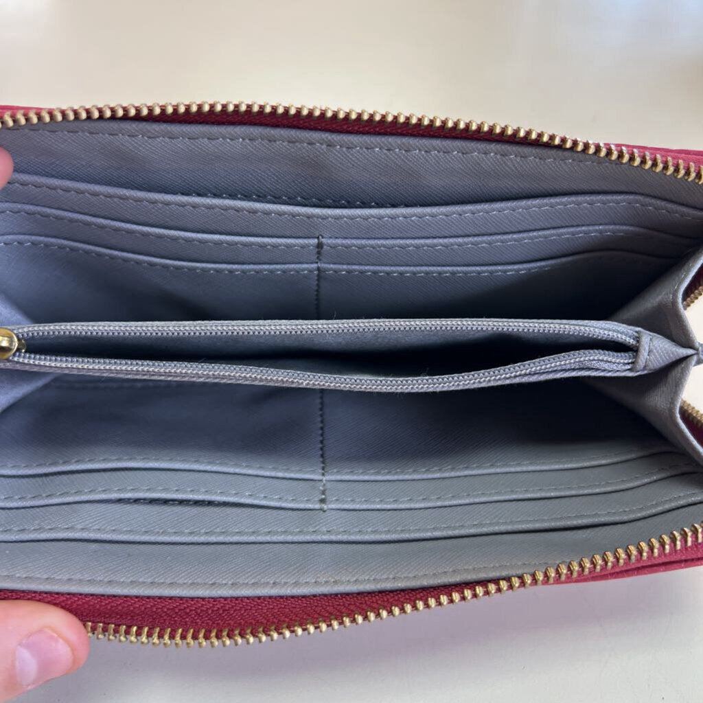Fossil Cranberry Pebbled Leather Wallet