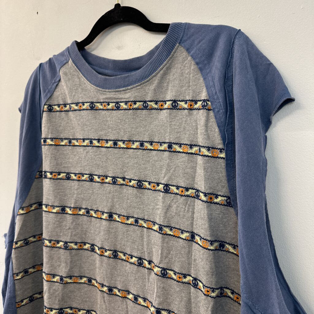 We The Free Grey/ Blue Embroidered Peace Sign Print Boxy Top Small