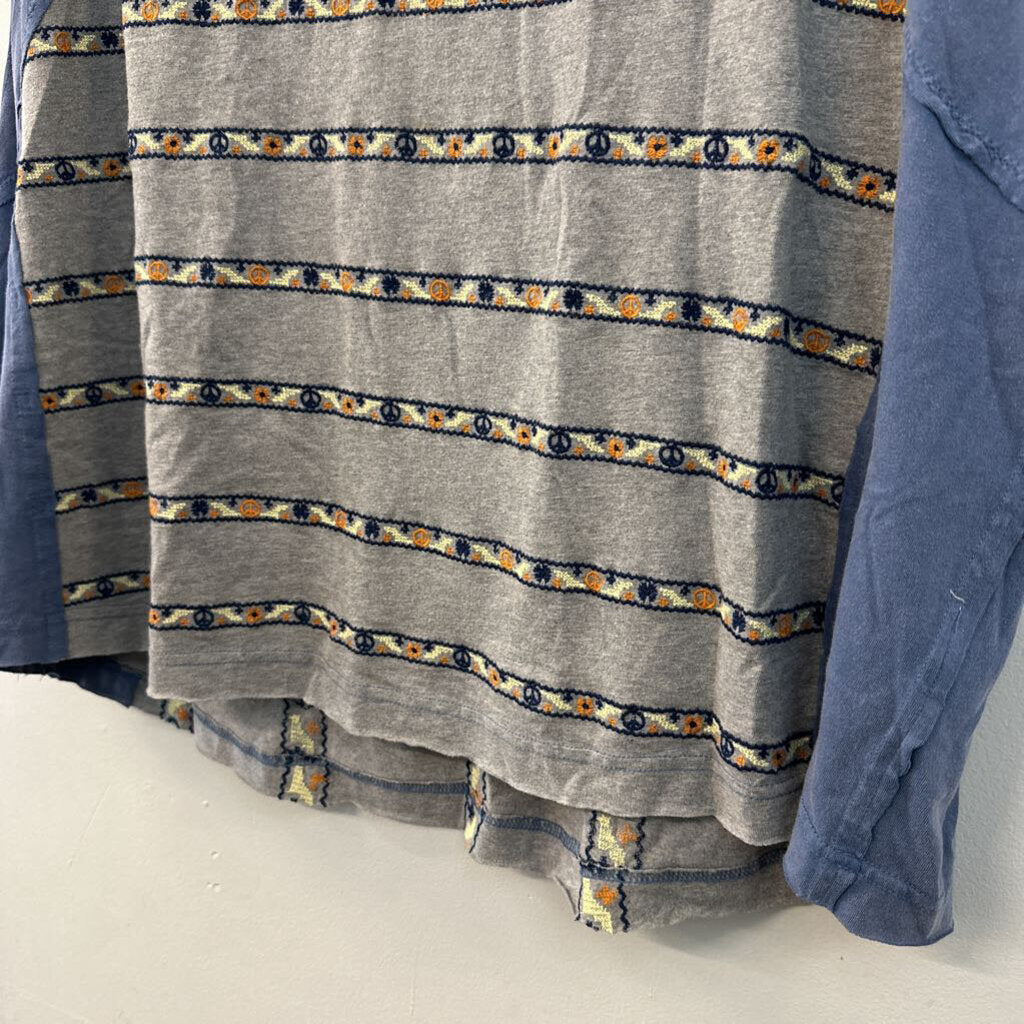 We The Free Grey/ Blue Embroidered Peace Sign Print Boxy Top Small