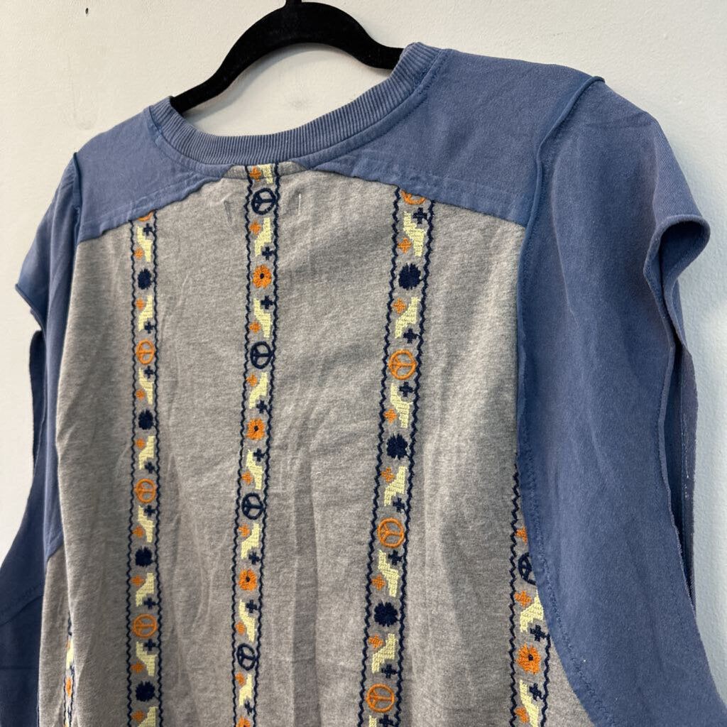 We The Free Grey/ Blue Embroidered Peace Sign Print Boxy Top Small