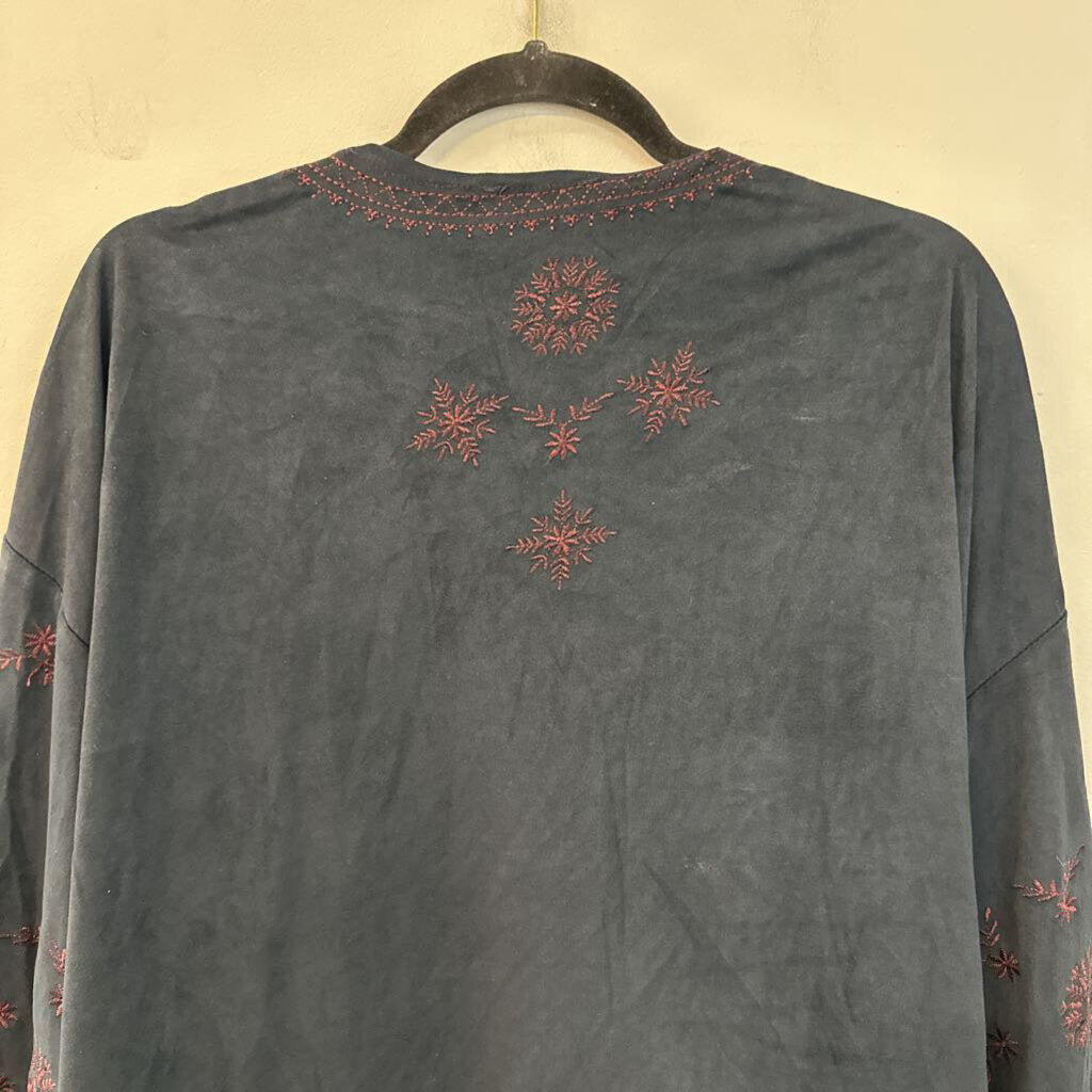 POL Black/ Burgundy Embroidered Flower Open Front Kimono Top Medium