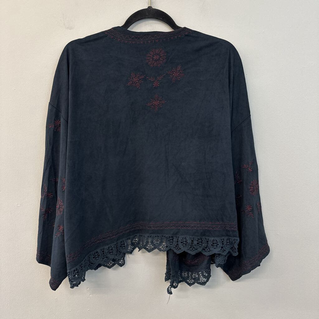 POL Black/ Burgundy Embroidered Flower Open Front Kimono Top Medium