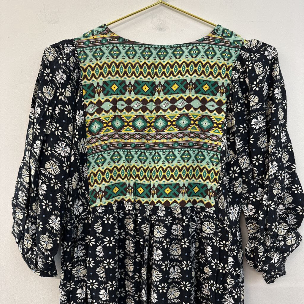 Umgee Black/ Multi Print Short Sleeve Tunic Top Medium