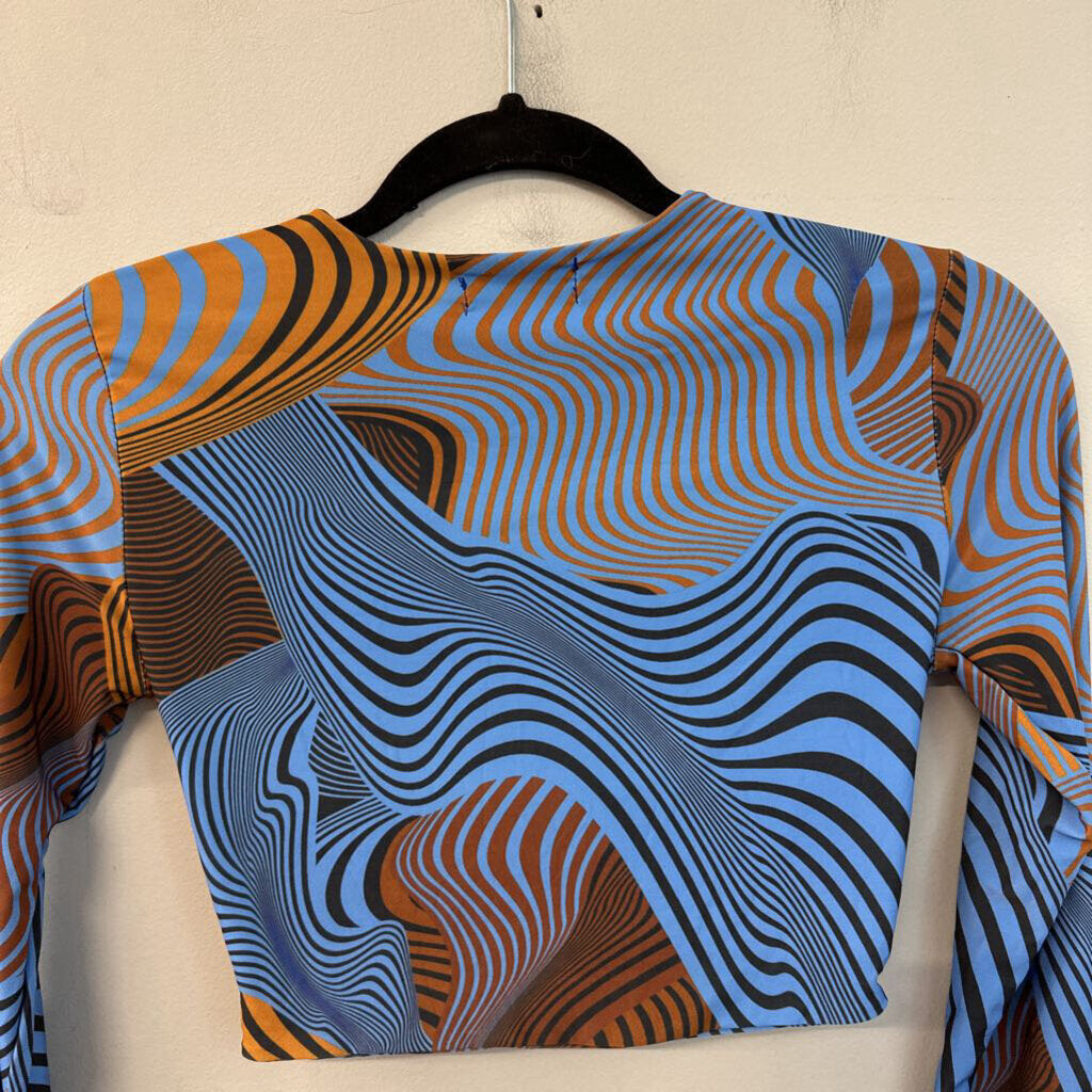Pretty Little Thing Blue/ Multi Print Cropped Long Sleeve Top 4