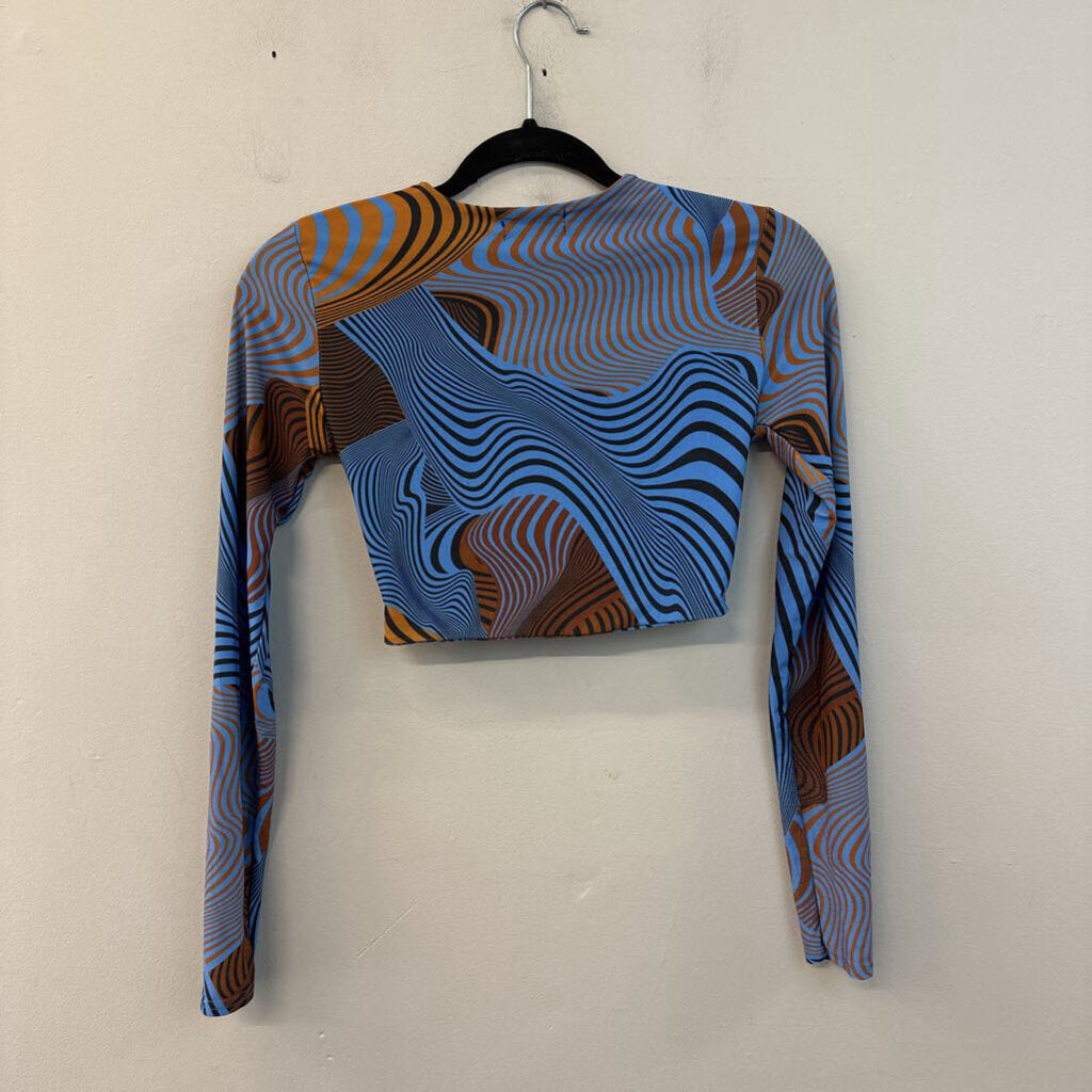 Pretty Little Thing Blue/ Multi Print Cropped Long Sleeve Top 4