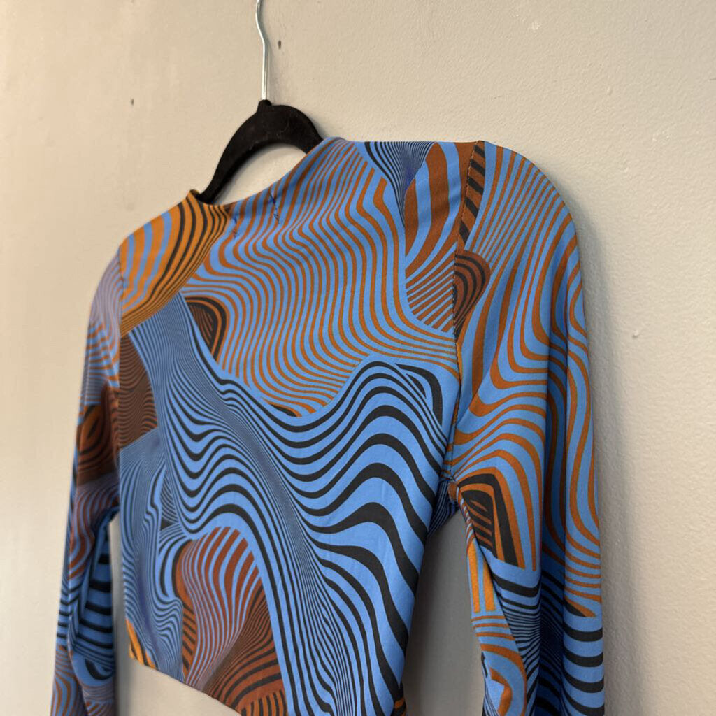 Pretty Little Thing Blue/ Multi Print Cropped Long Sleeve Top 4