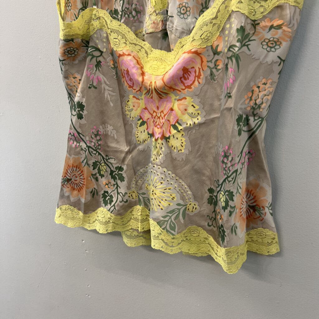 Gold Hawk Beige/ Yellow Lace Edge Flower Print Tank Top Large