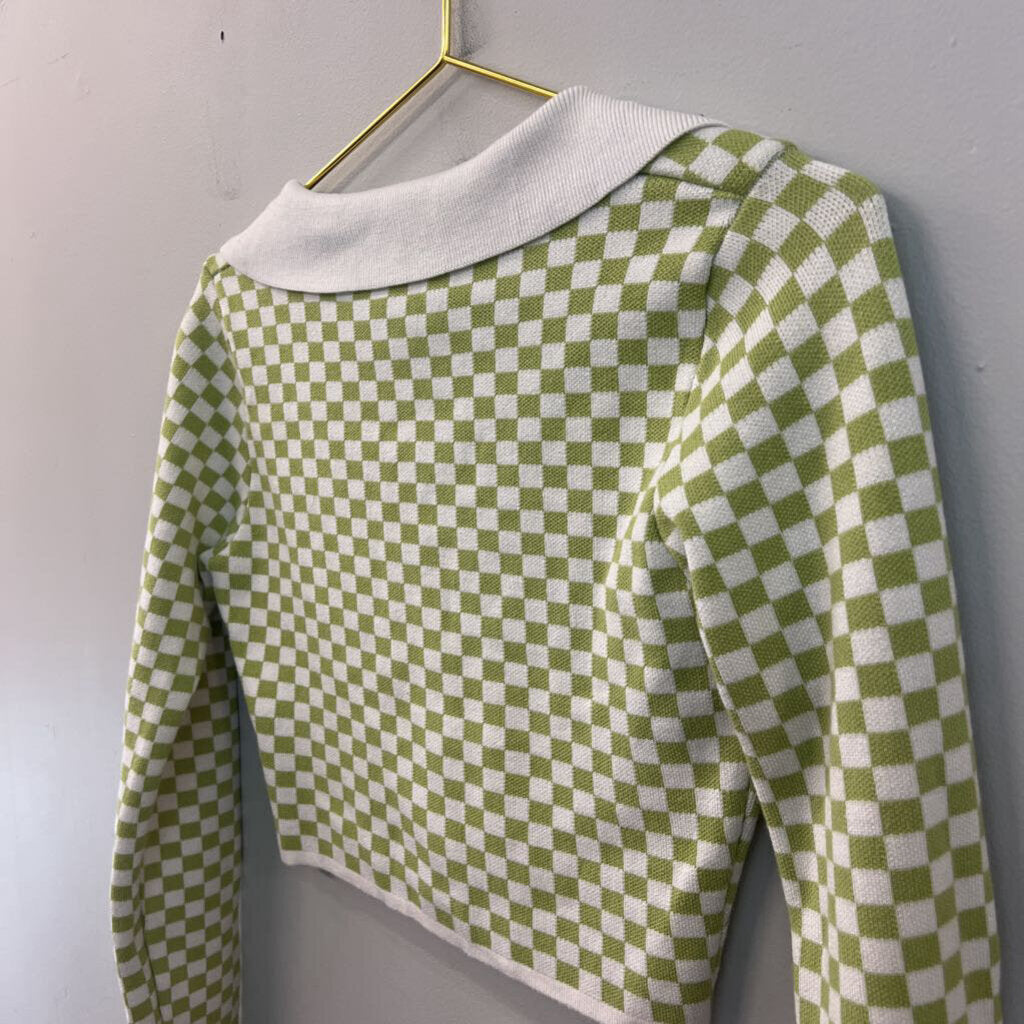 Vestique Green/ White Checkered Cropped Button Down Small
