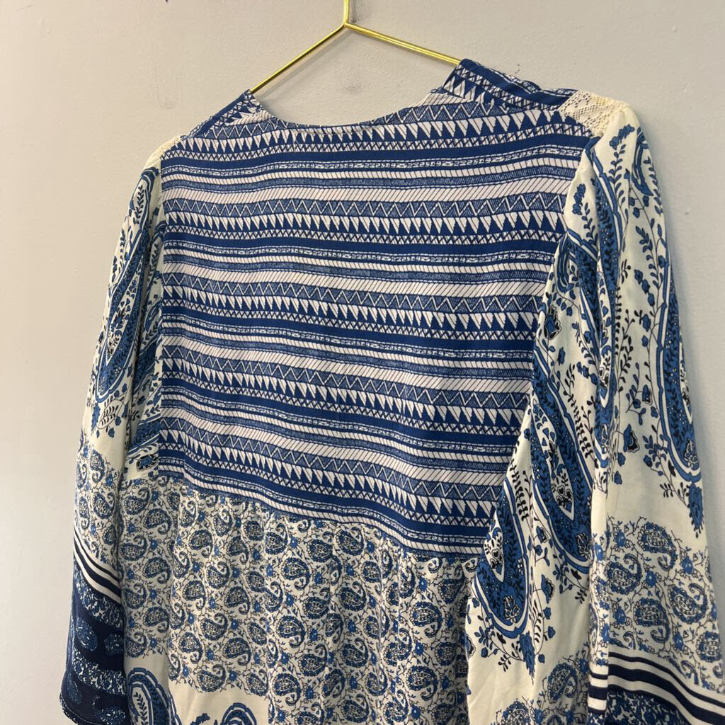 Flying Tomato Blue/ White Print Open Front Kimono Top Medium
