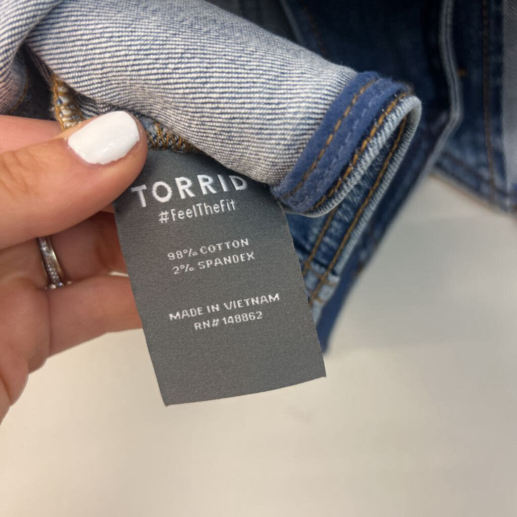 Torrid Medium Wash Cropped Vest Top 00