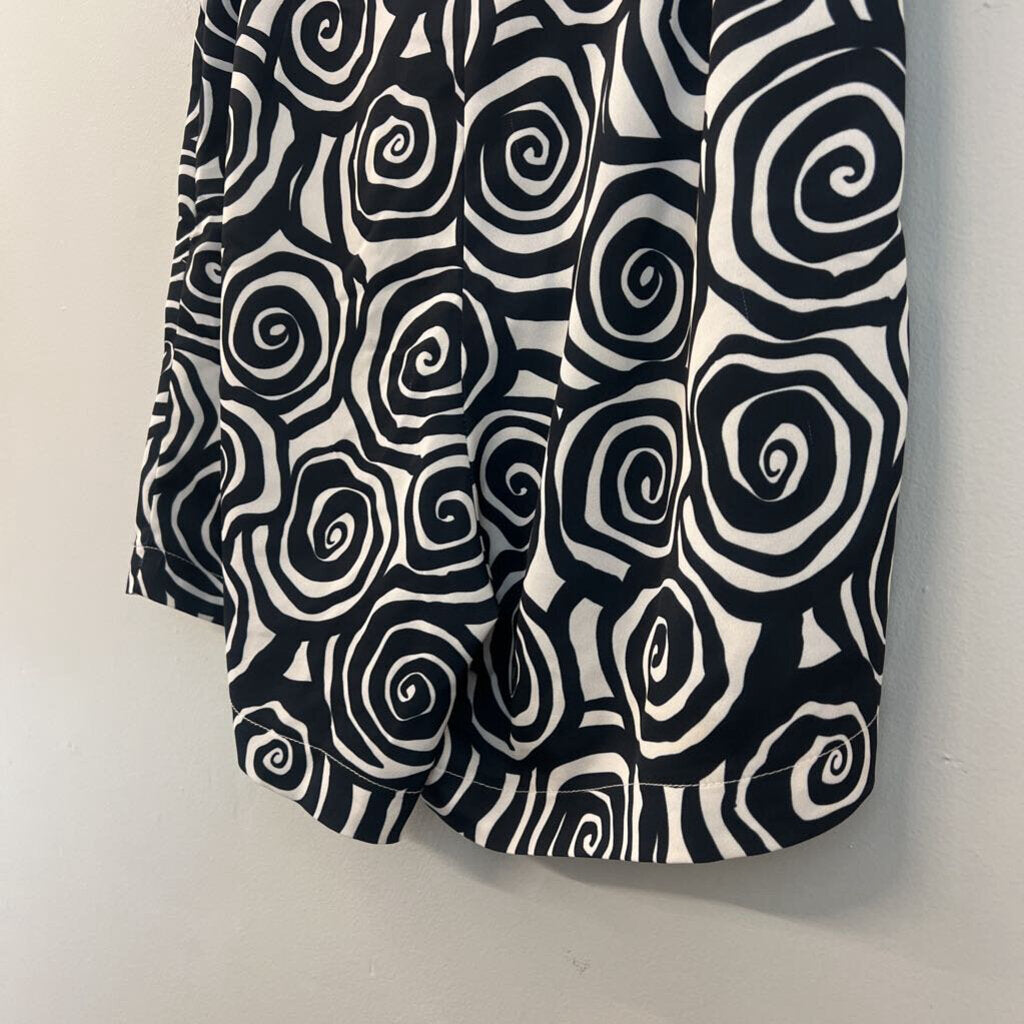 Dazey Black/ White Swirl Print Skort Large
