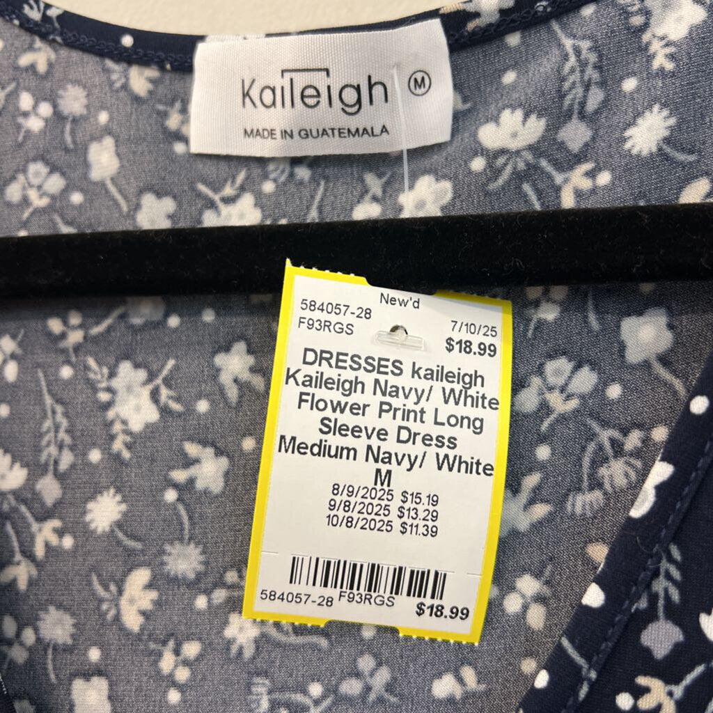 Kaileigh Navy/ White Flower Print Long Sleeve Dress Medium