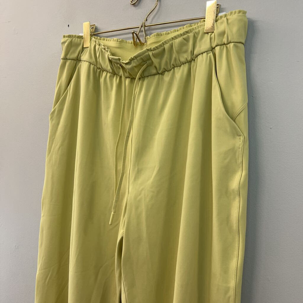 Lululemon Green High Rise Jogger Pants 10