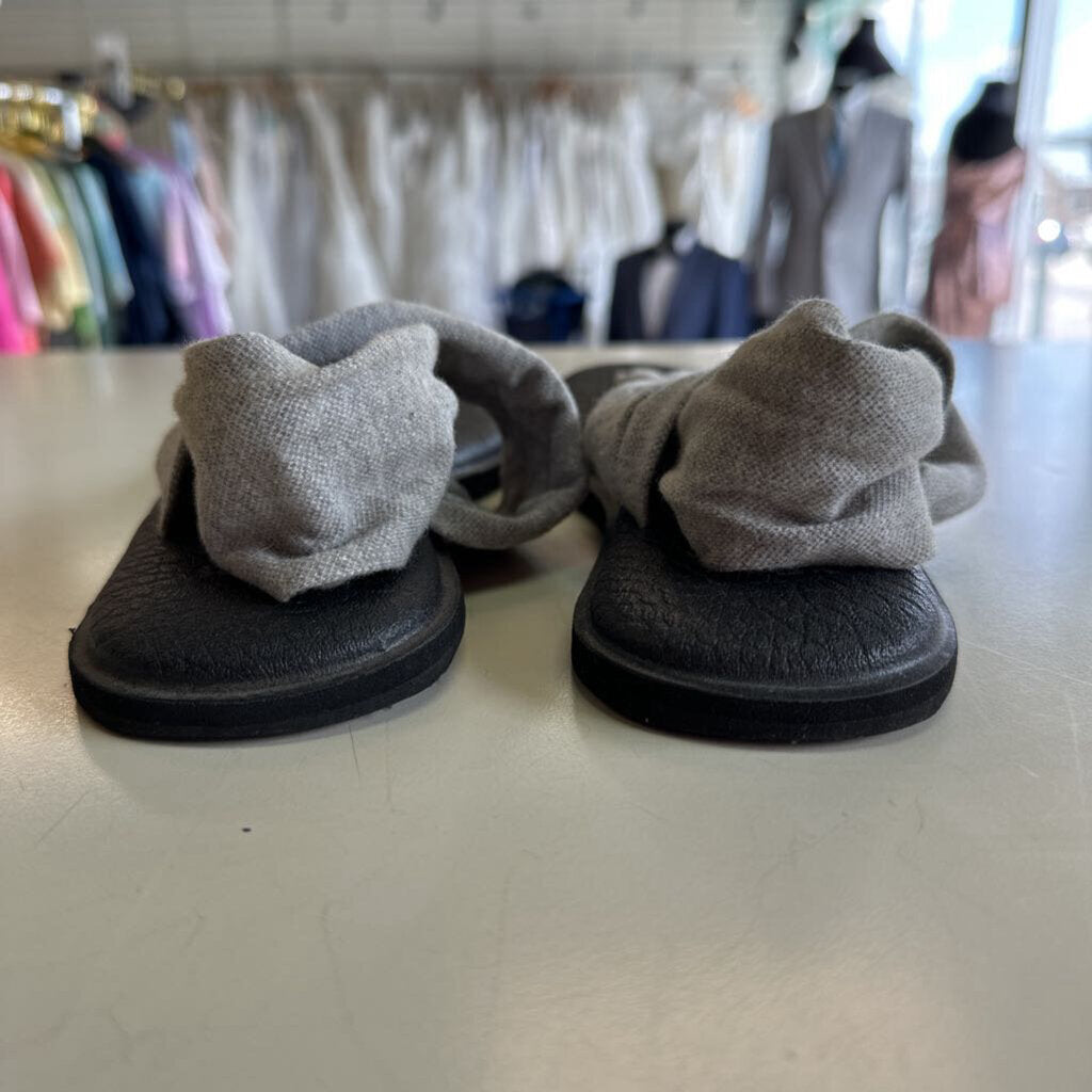Sanuk Grey/ Black Yoga Sling Sandals 8