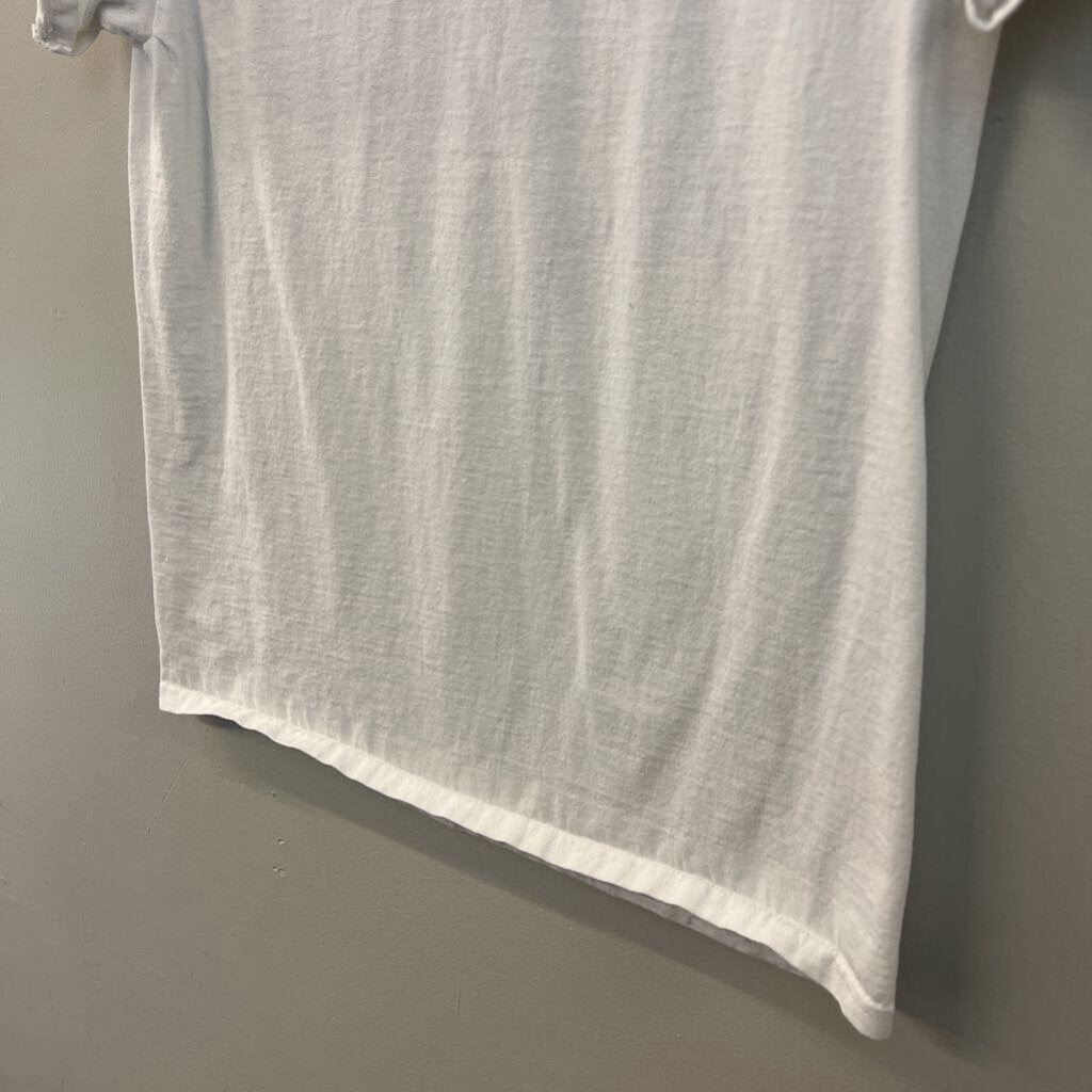 Gildan White/ Multi Cold Blooded Short Sleeve Graphic Tee Medium