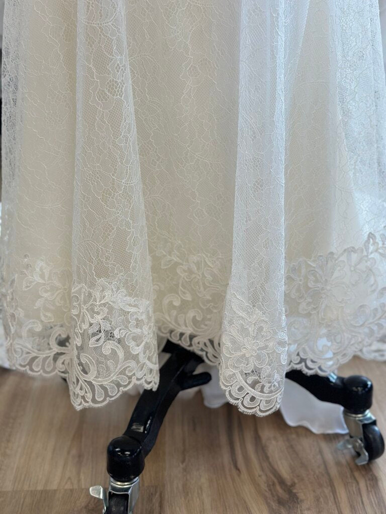 Essense of Australia Ivory Lace Bridal Gown 10
