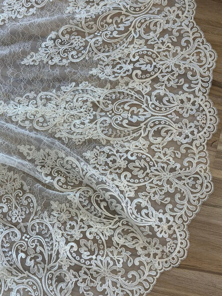 Essense of Australia Ivory Lace Bridal Gown 10