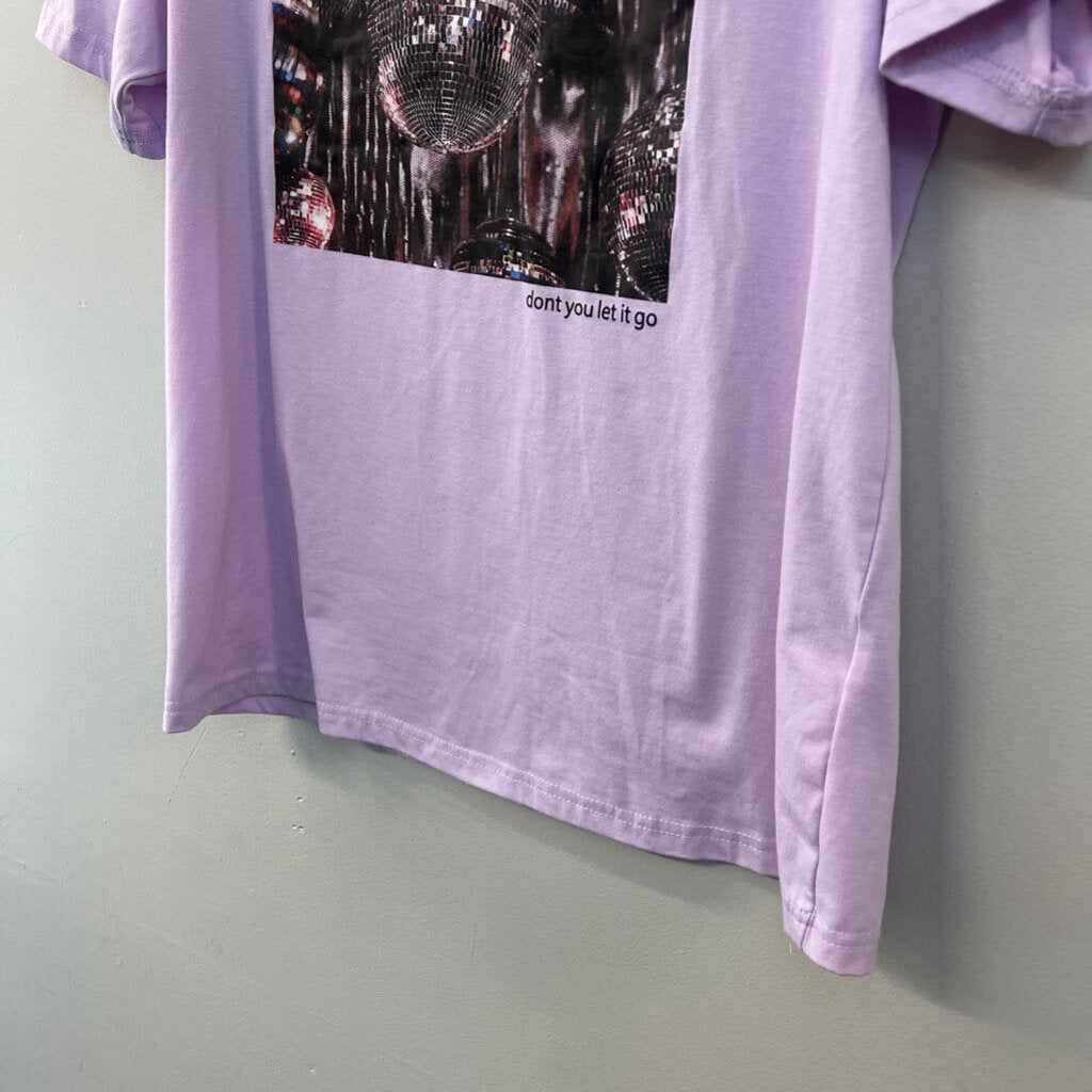 Purple "This Night Is Sparkling" Short Sleeve Graphic Tee Medium