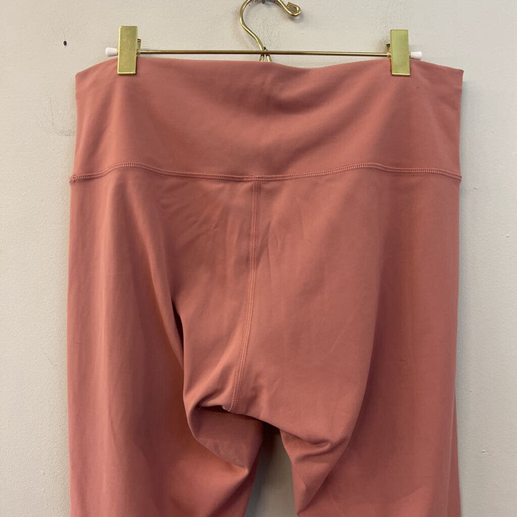 Lululemon Pink Cropped Athletic Leggings 14