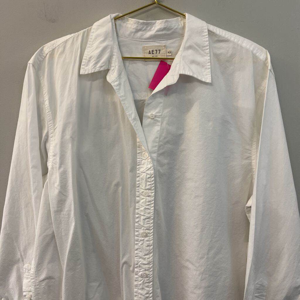 AE77 White Long Sleeve Button Down Top Medium