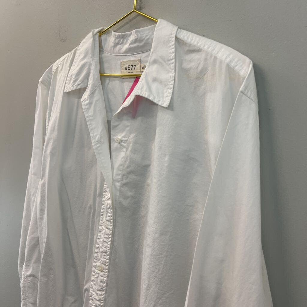 AE77 White Long Sleeve Button Down Top Medium