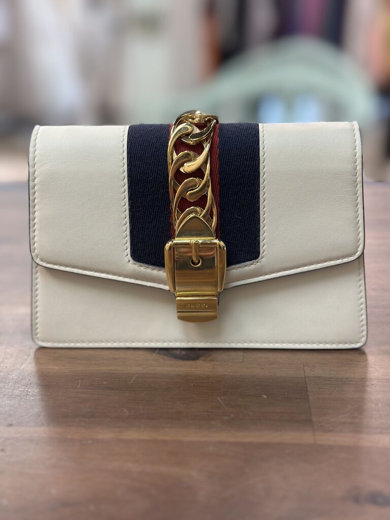 Gucci Chain Link Sylvie Super Mini