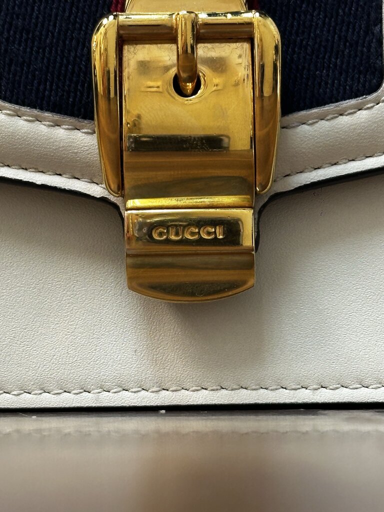 Gucci Chain Link Sylvie Super Mini