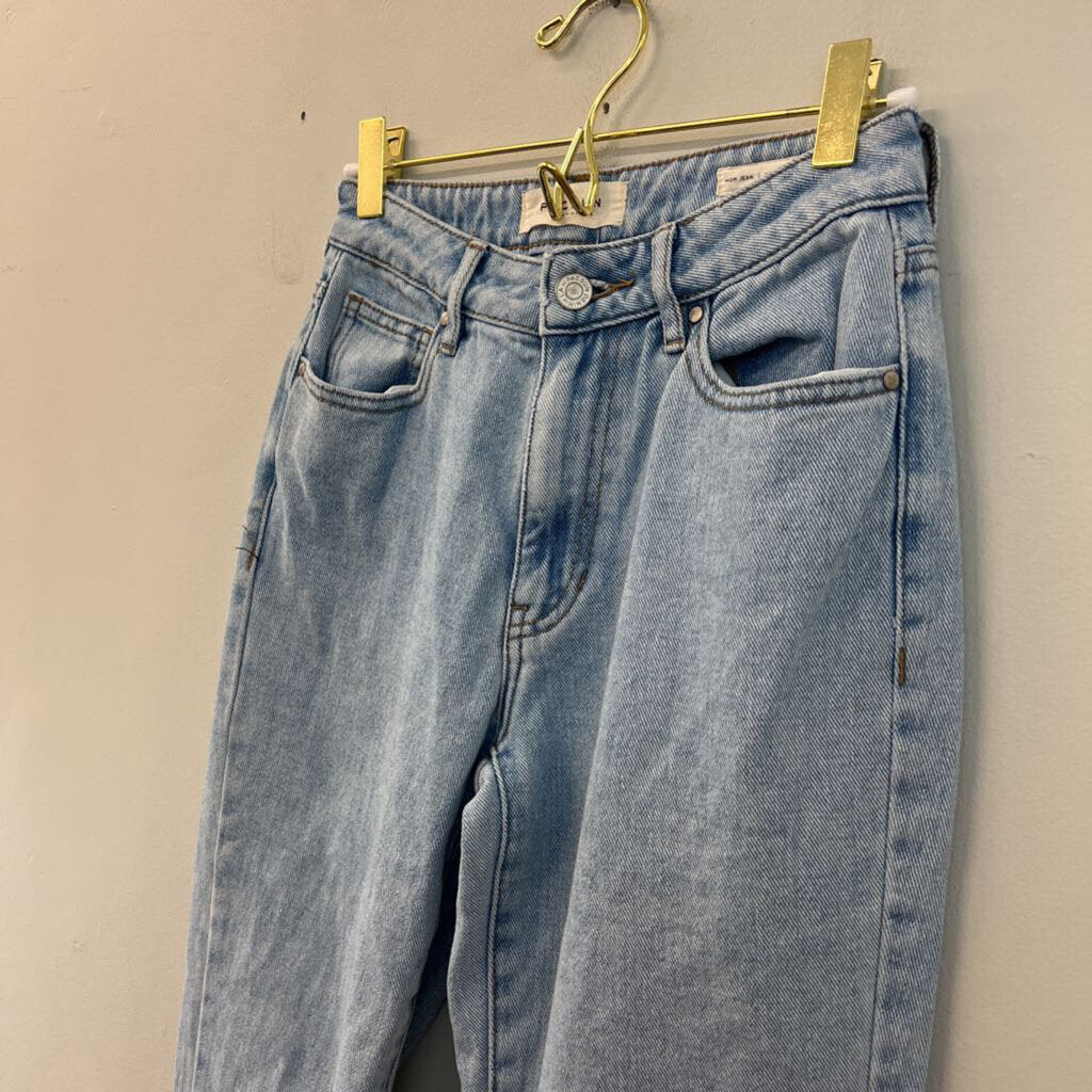 Pacsun Light Wash Mom Jeans 24