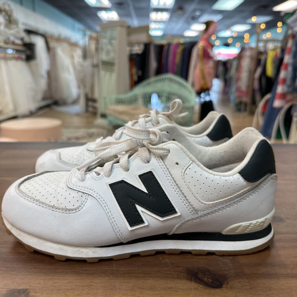 New Balance White/ Black 574 Sneakers 6 Boys
