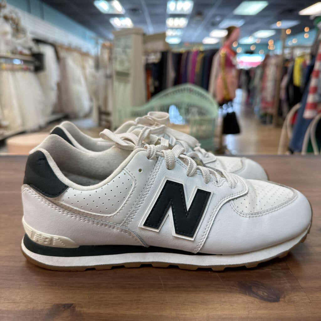 New Balance White/ Black 574 Sneakers 6 Boys