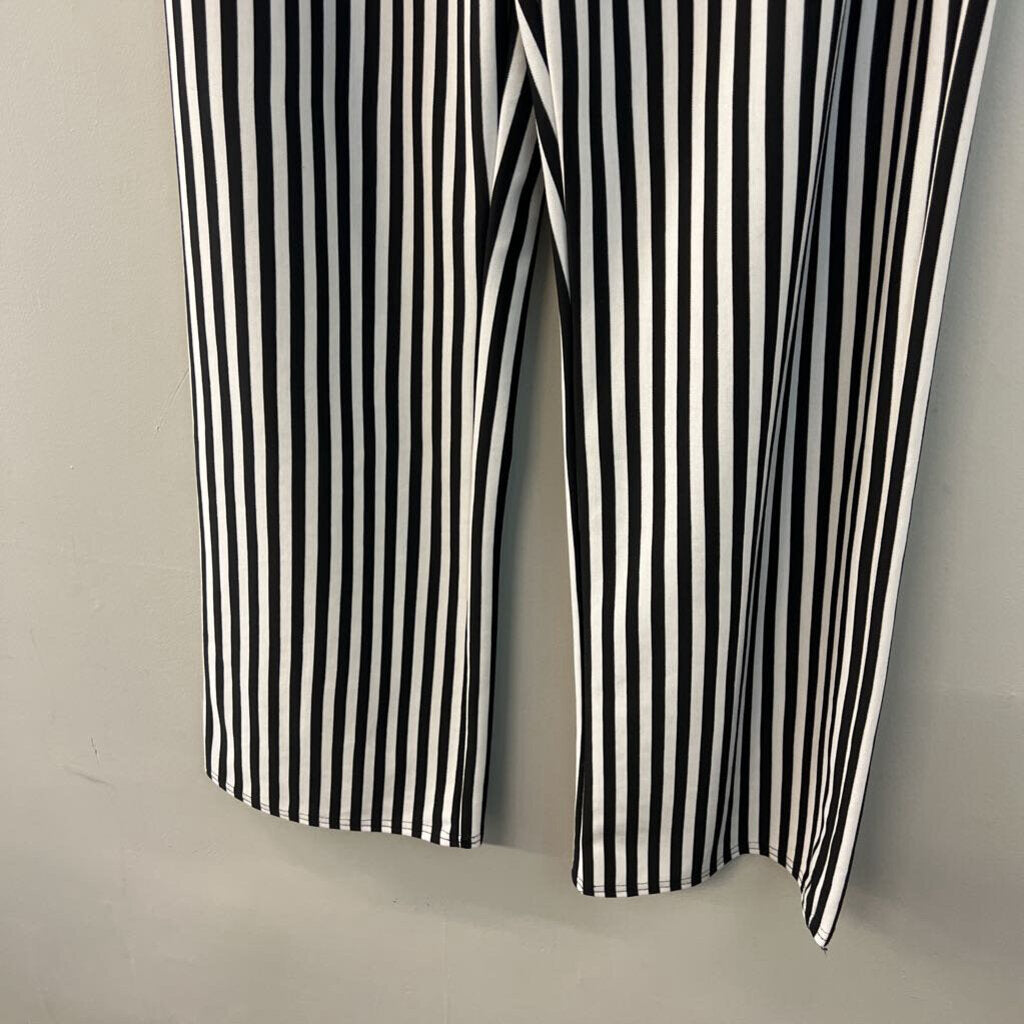 Pretty Little Thing Black/ White Striped Wide Leg Pull On Pants 12