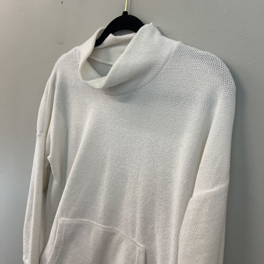 Zyia Active White Soft Long Sleeve Pullover Small