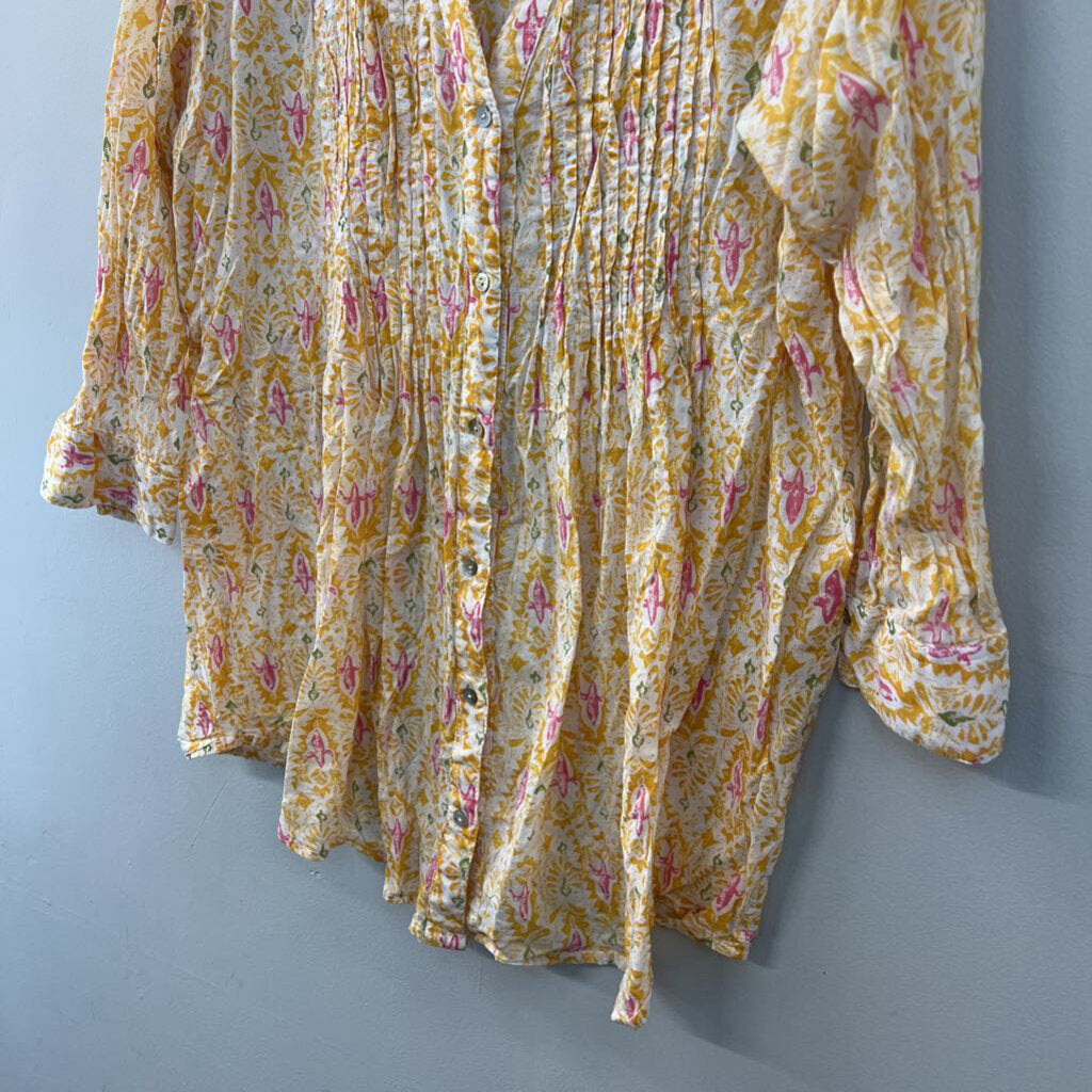 Rock Flower Paper White/ Yellow Print Long Sleeve Button Front Top Large