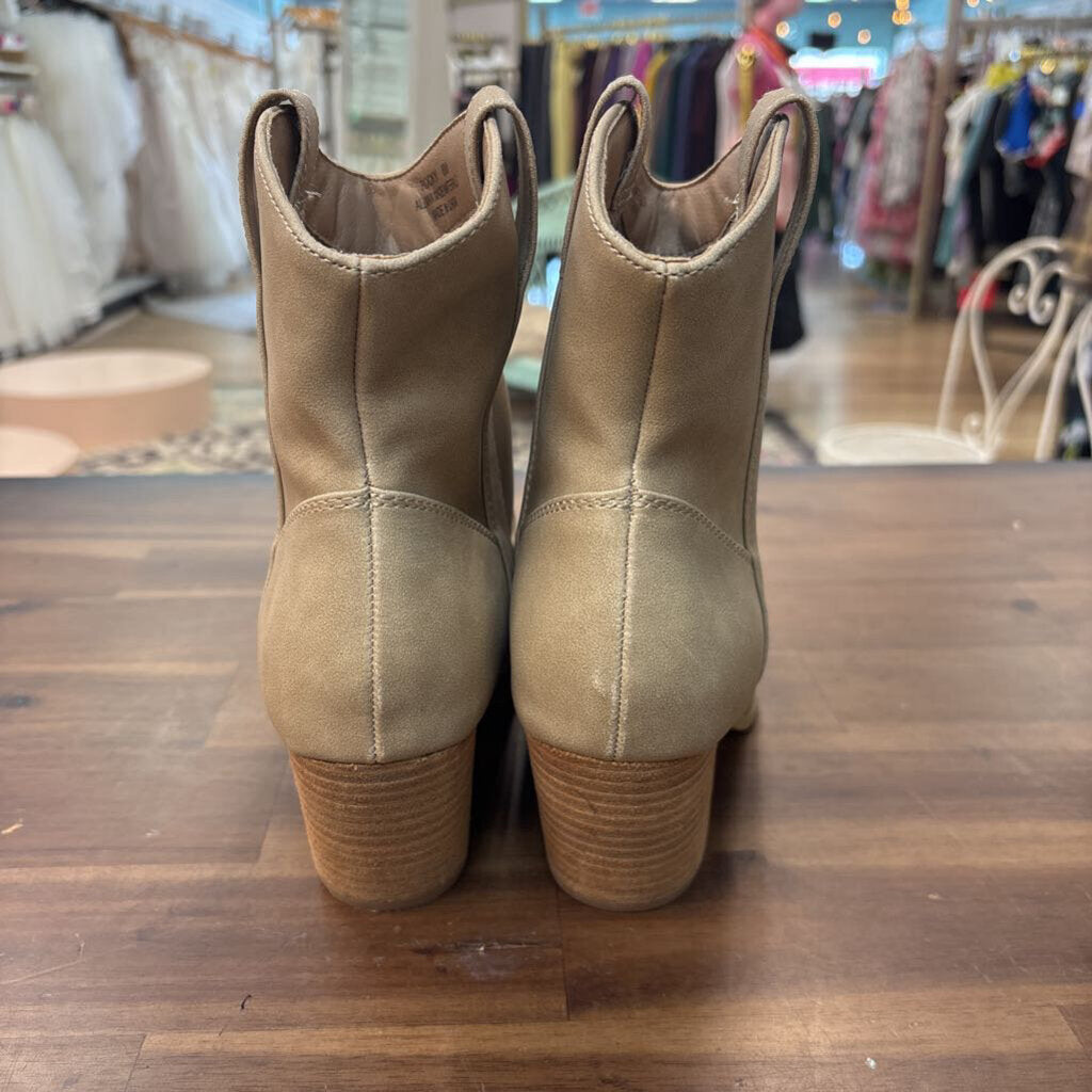 Rachel Zoe Beige Rocky Ankle Cowgirl Boots 8
