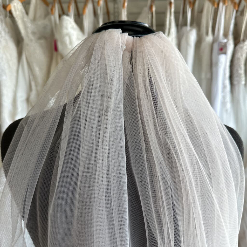 Lace Trimmed Elbow Length Veil