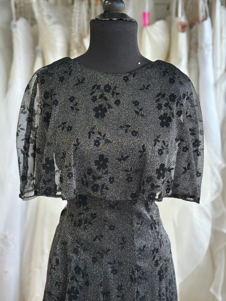 Gabby Skye Occasion Blue/ Silver Shimmer Velvet Flower Short Formal Dress 6