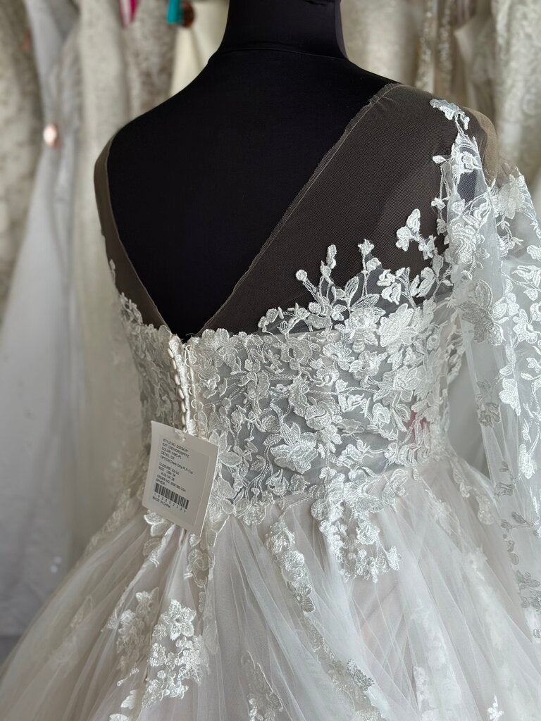 Essense of Australia Ivory Lace Long Sleeve Ball Gown Bridal Gown 24