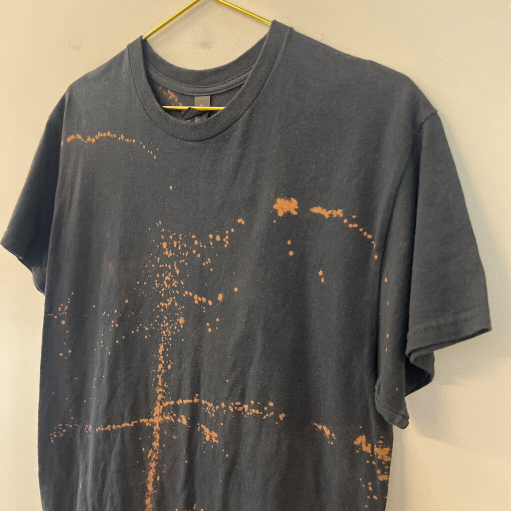Artist-Made Black/ Brown Skull Back Short Sleeve Graphic Tee Medium