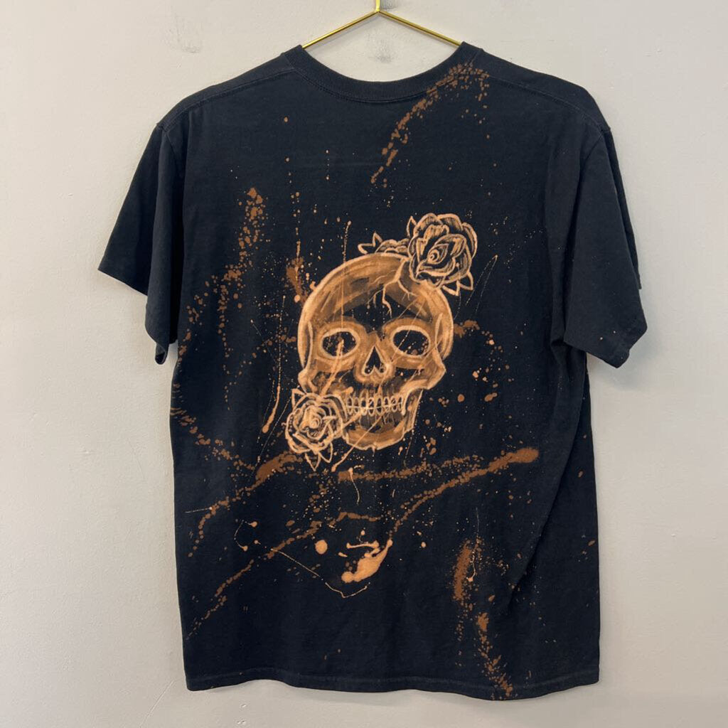 Artist-Made Black/ Brown Skull Back Short Sleeve Graphic Tee Medium