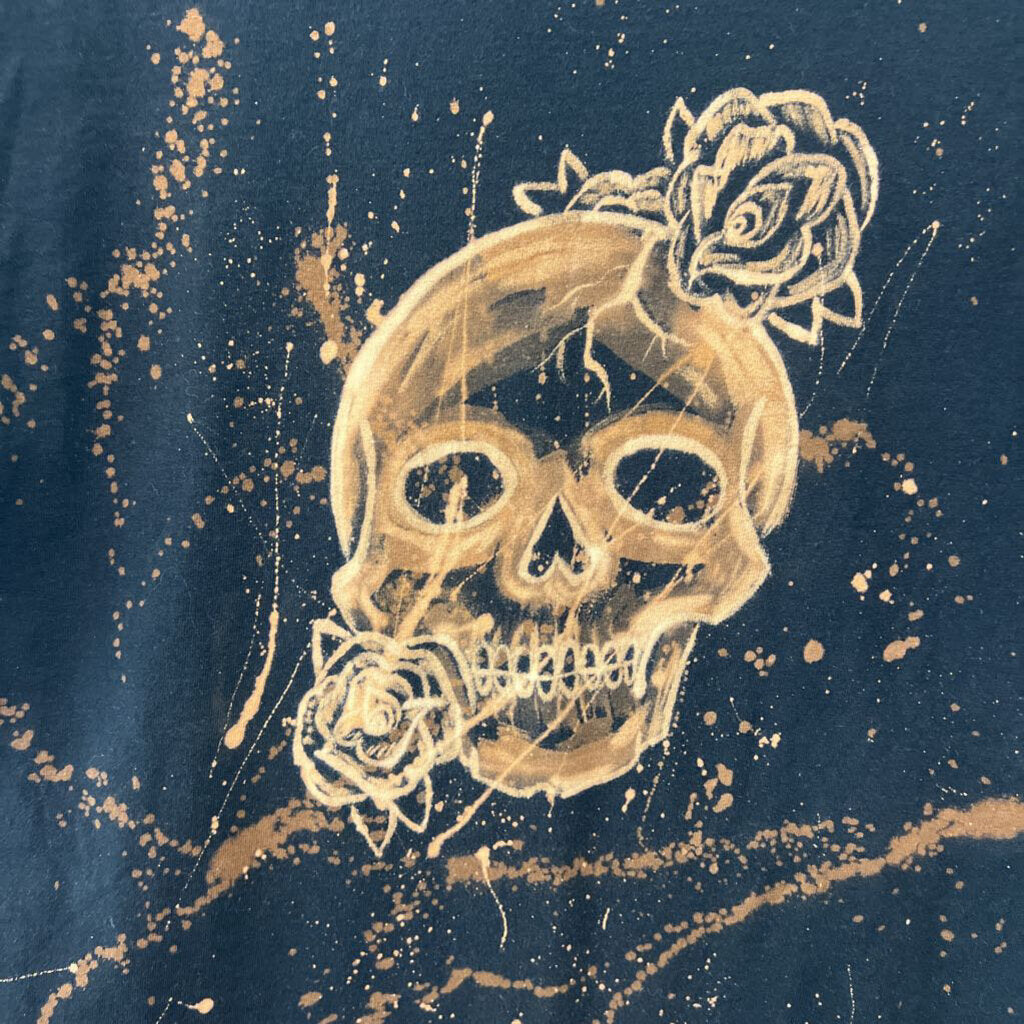 Artist-Made Black/ Brown Skull Back Short Sleeve Graphic Tee Medium
