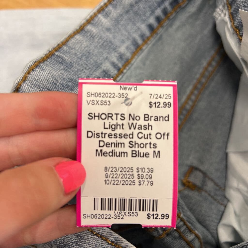 Light Wash Distressed Cut Off Denim Shorts Medium
