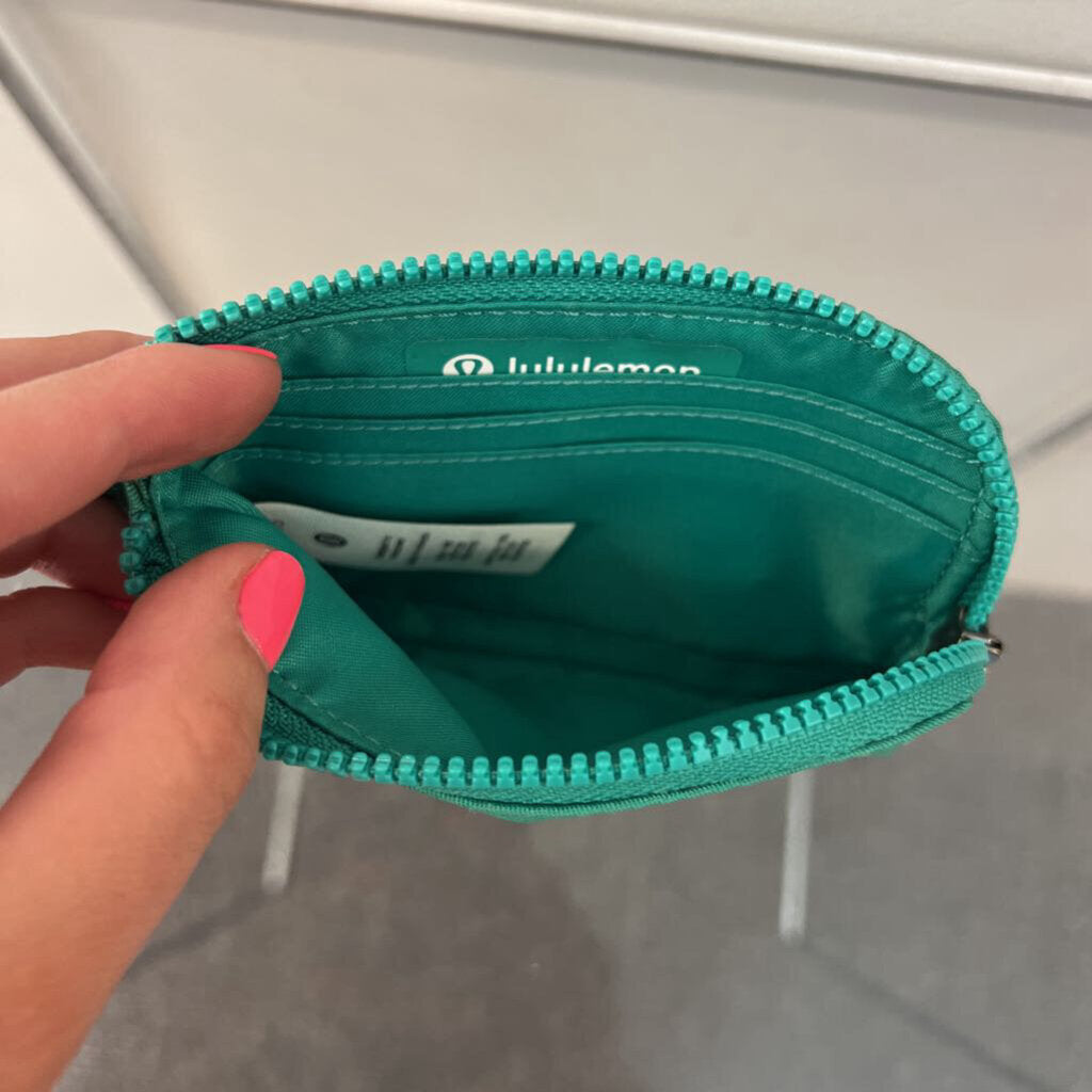 Lululemon Green Clippable Card Pouch
