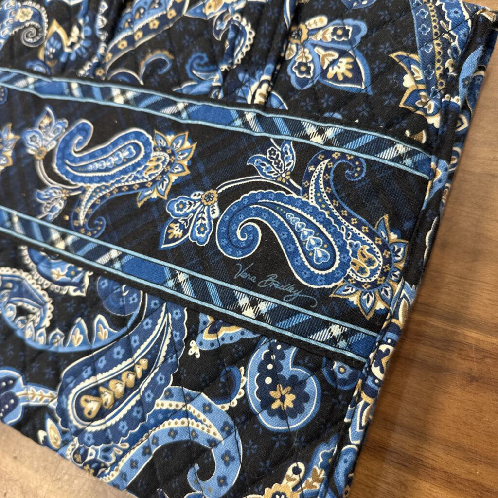 Vera Bradley Quilted Blue Paisley Print Travel Case