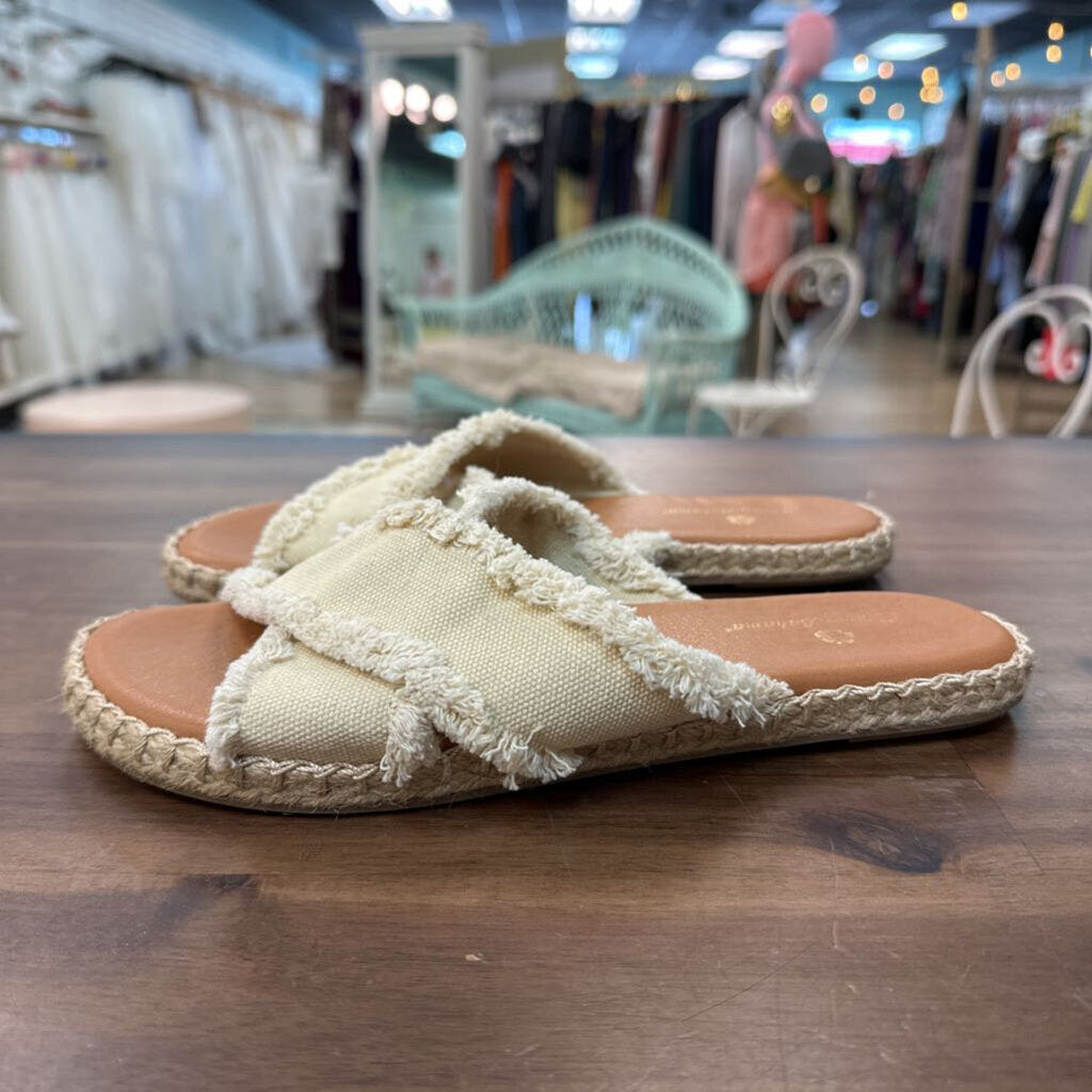 Tommy Bahama Cream Linen Slip On Sandals 7