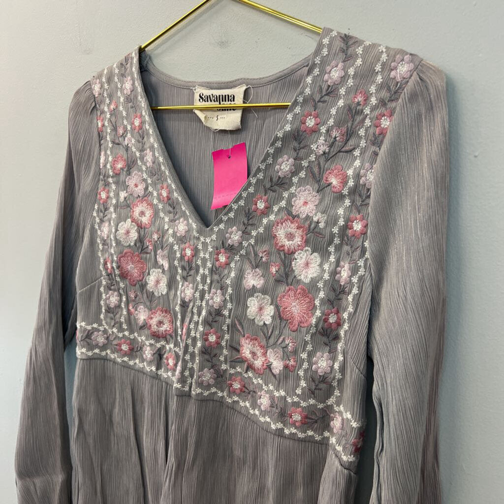 Savanna Jane Grey/ Pink Embroidered Flower Long Sleeve Top Small