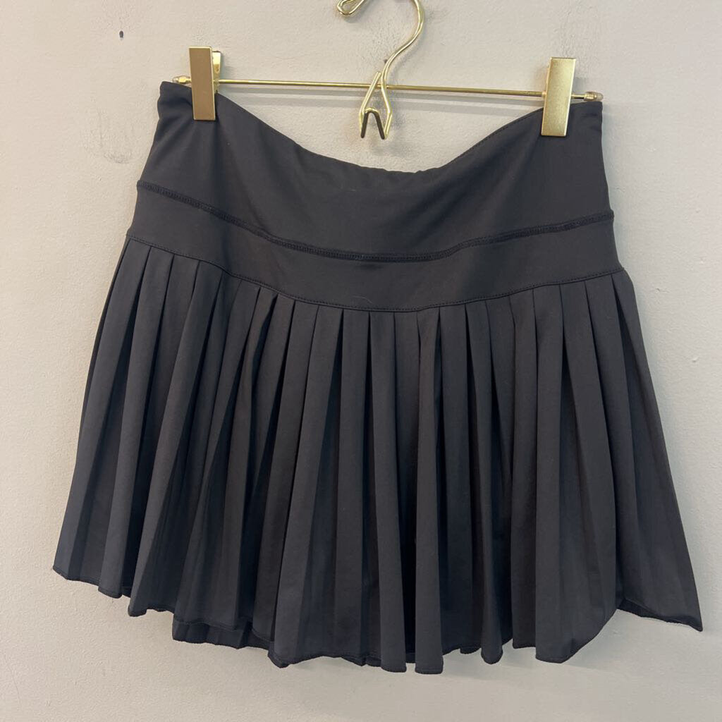 Gold Hinge Black Pleated Athletic Skort Medium