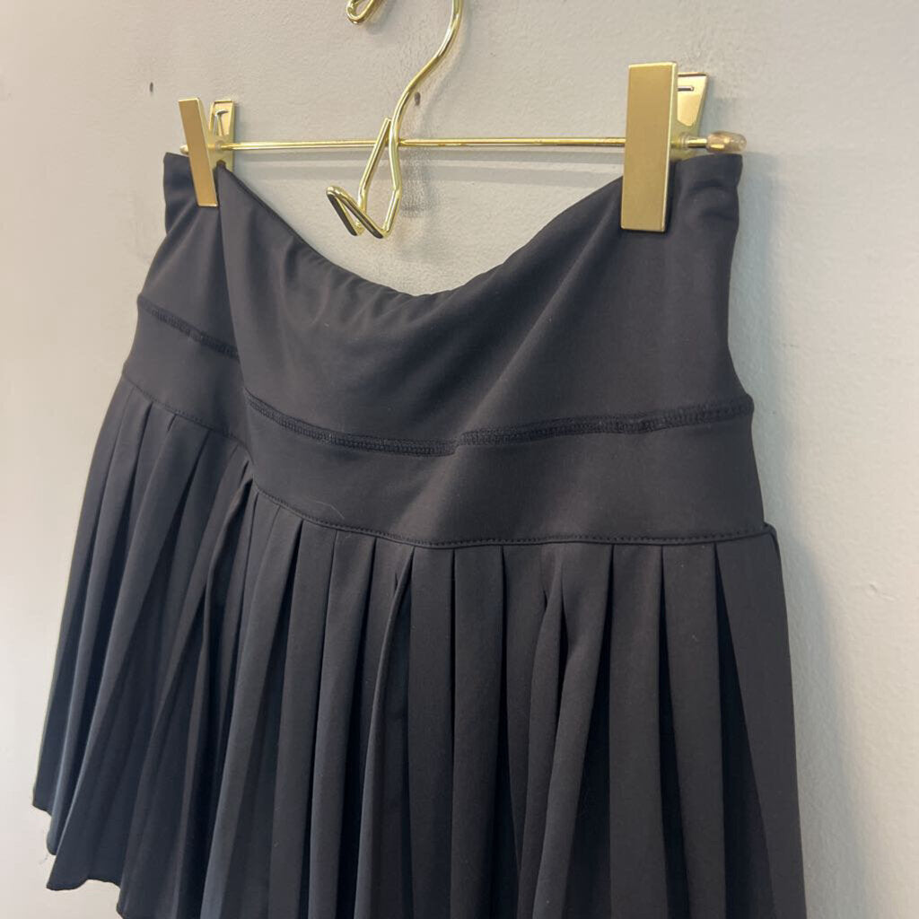 Gold Hinge Black Pleated Athletic Skort Medium